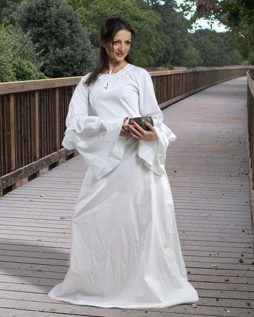 (image for) Anne of Cleves Chemise