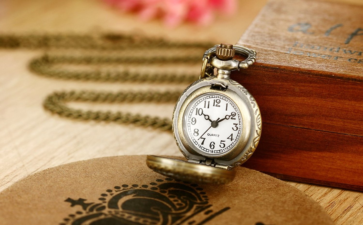 (image for) Two Small Owl Quartz Pocket Chain Watch (with Padded Box)